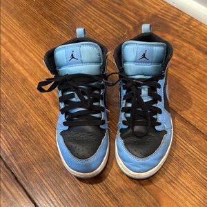 Nike kids Air Jordan Blue and Black Sneakers, size 3Y